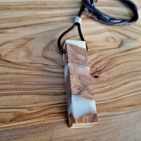 Unisex Fashionable Resin Necklace With Olive Wood Inlay, Faux Leather Chain (4098213249078)