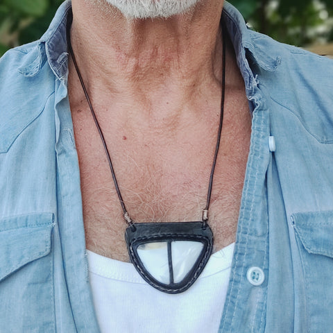 Handcrafted Genuine Vegetal Leather Necklace with White Agate Stone Pendant-Unique Gift Unisex Fashion Leather Jewelry