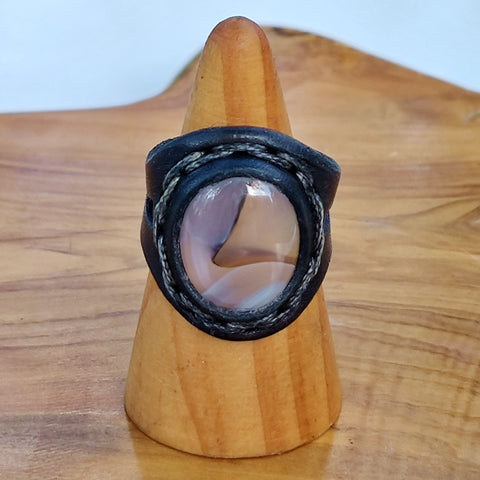 Life Style Handcrafted Genuine Vegetal Black Leather Ring with Brown Agate Stone -Unisex Gift Fashion Jewelry Band with Naturel Stone